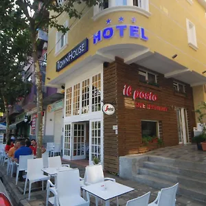 https://hotel-town-house.albaniahotels.org